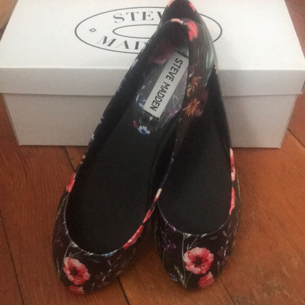 Steve Madden P-Heaven Floral Ballet flats Size 7
